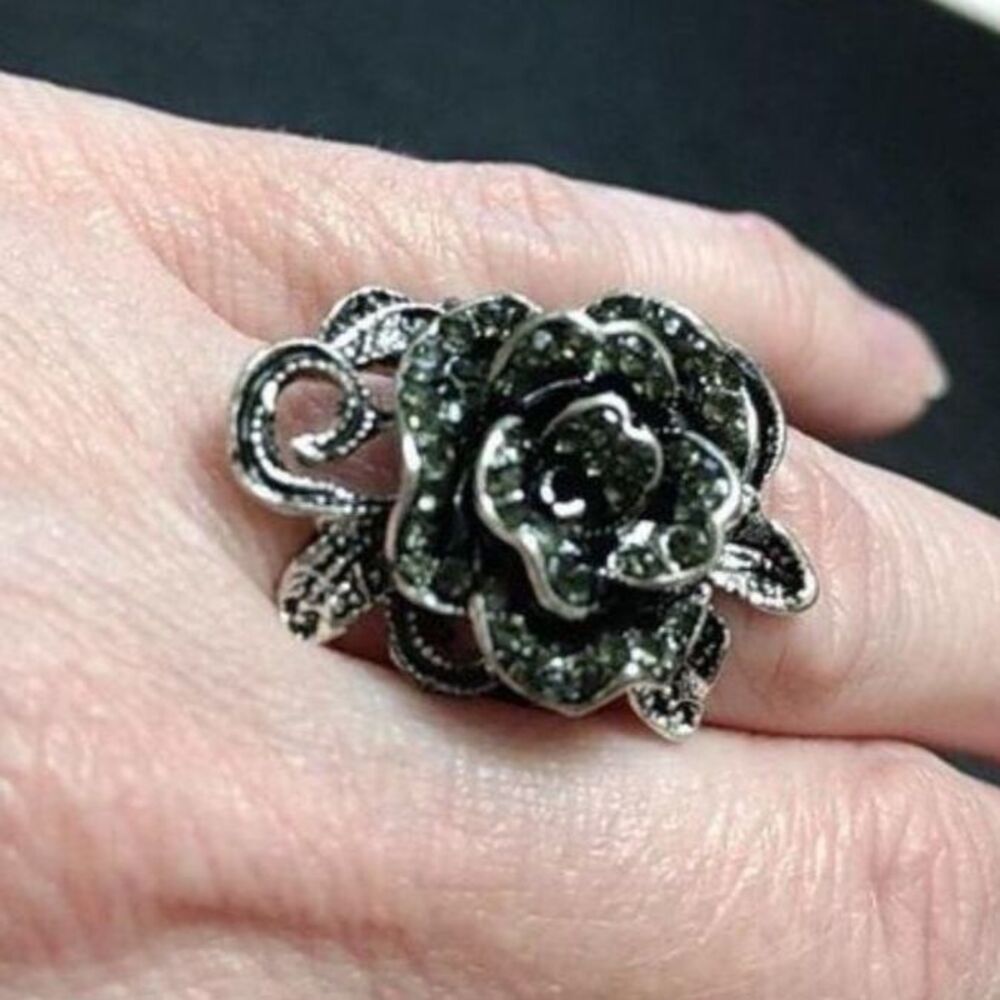 Silver tone rose ring size 7.75